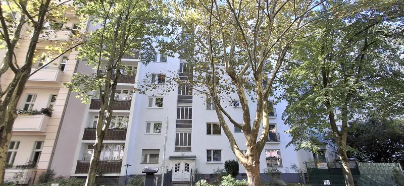 Renovierte 2 Zimmer Wohnung in der Bamberger Str. 17 — photo 1
